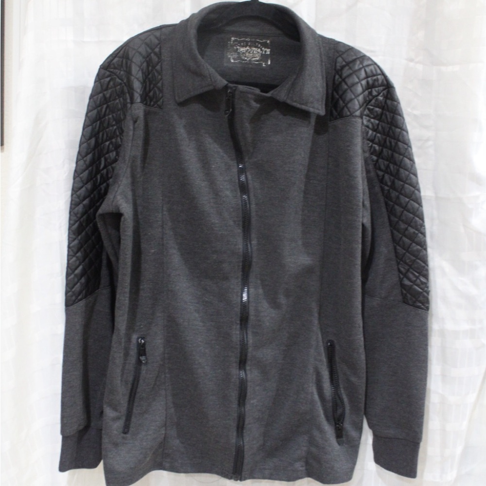 Men's Gray Large Quilted Sleeve zippered Jacket with 2 zippered pockets in front